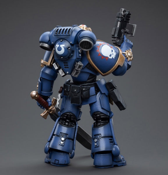 Warhammer 40K Ultramarines Primaris Lieutenant Argaranthe 1/18 Scale Figure