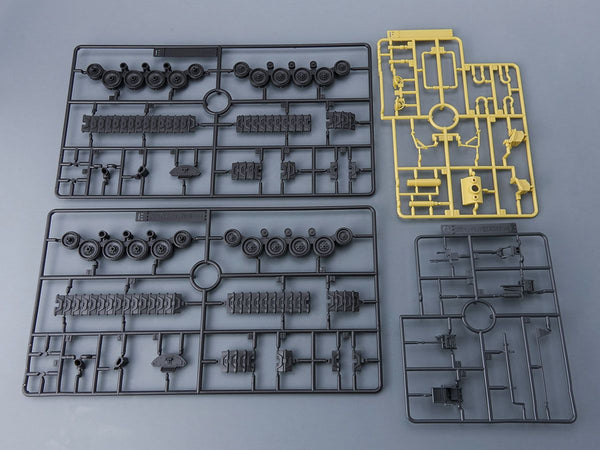 1/35 Sand Land Royal Army Tank Corps Model Kit