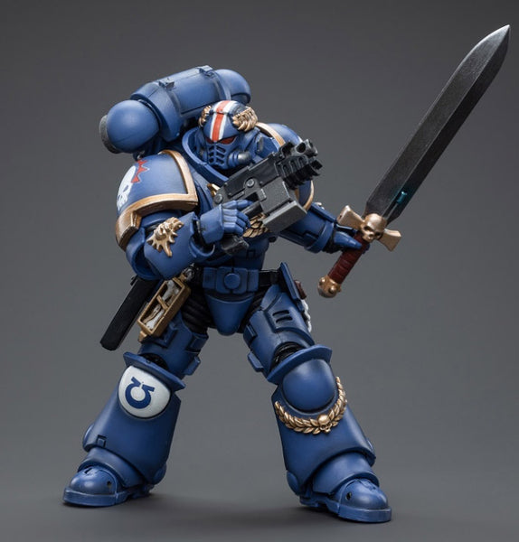 Warhammer 40K Ultramarines Primaris Lieutenant Argaranthe 1/18 Scale Figure