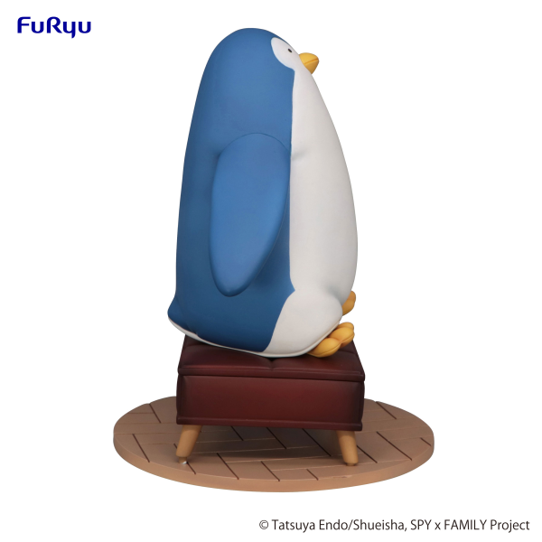 Spy x Family Anya Forger with Penguin Exceed Creative Figure