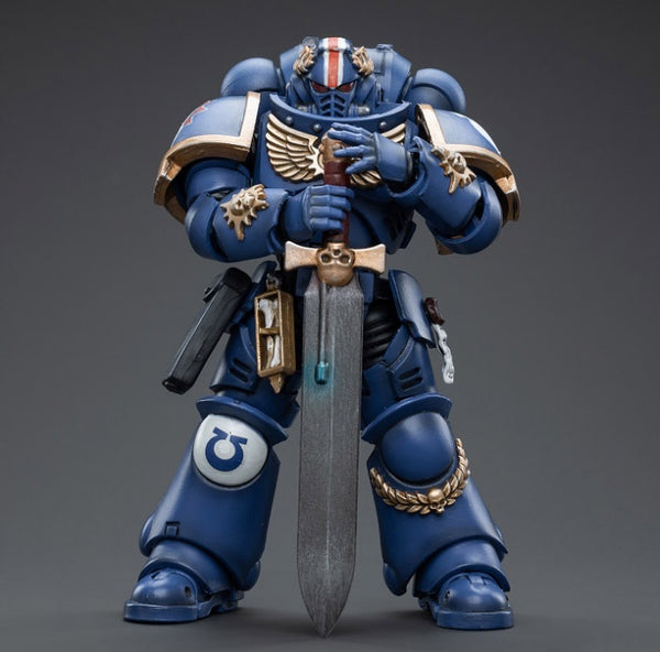 Warhammer 40K Ultramarines Primaris Lieutenant Argaranthe 1/18 Scale Figure