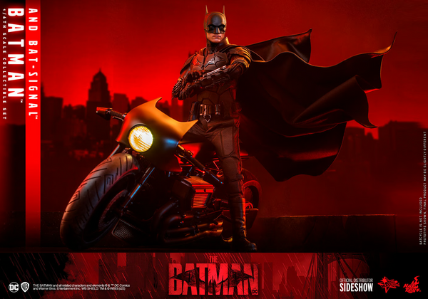 The Batman: Batman & Bat-Signal MMS641 Exclusive