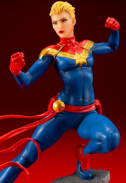 Marvel Comics Avengers: Captain Marvel Artfx+ Statue