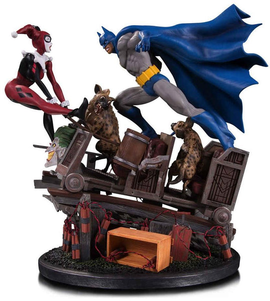 Batman VS Harley Quinn Battle Statue
