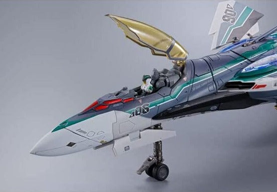 DX Chogokin - Macross Delta Movie: Absolute Live!!!!!! VF-31AX Kairos Plus (Bogue Con-Vaart) P-Bandai