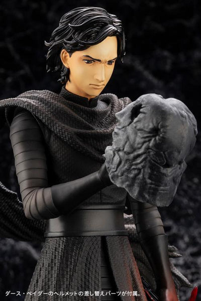 Star Wars - Kylo Ren "Cloaked in Shadows" ARTFX