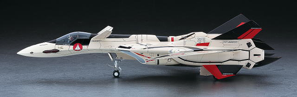 Macross Plus - YF-19 1/48 Model Kit