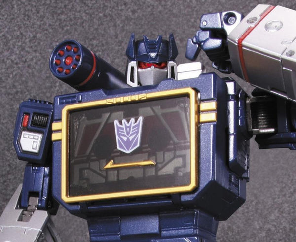 MP-13 Masterpiece Soundwave With Laserbeak