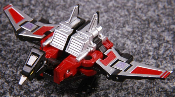 MP-13 Masterpiece Soundwave With Laserbeak