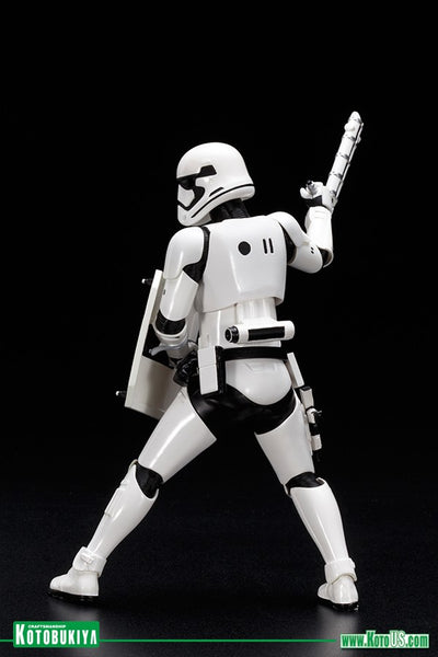 Star Wars - Episode VII Force Awakens Stormtrooper FN-2199 ARTFX+
